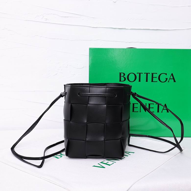 8686 18X14X14cm YG 1
