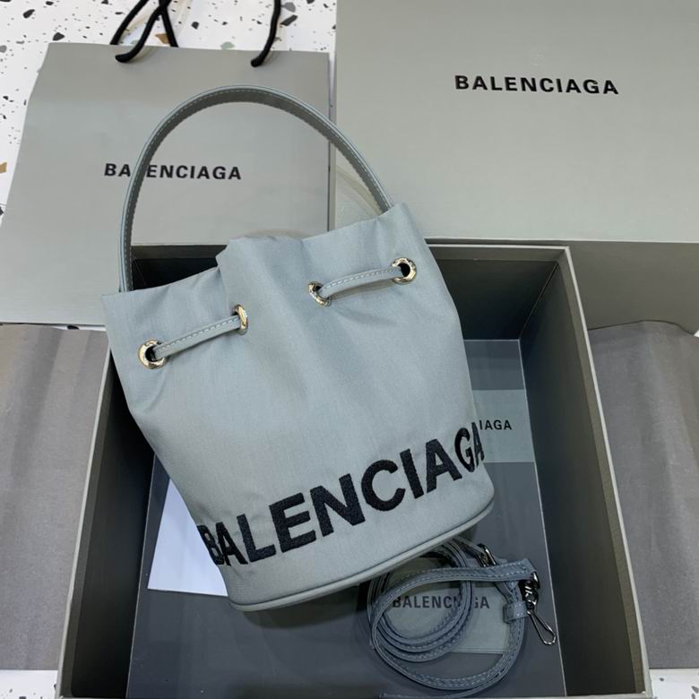 Balenciaga 15x15x18cm FY 6