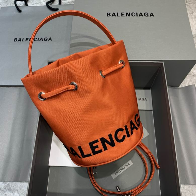 Balenciaga 15x15x18cm FY 9