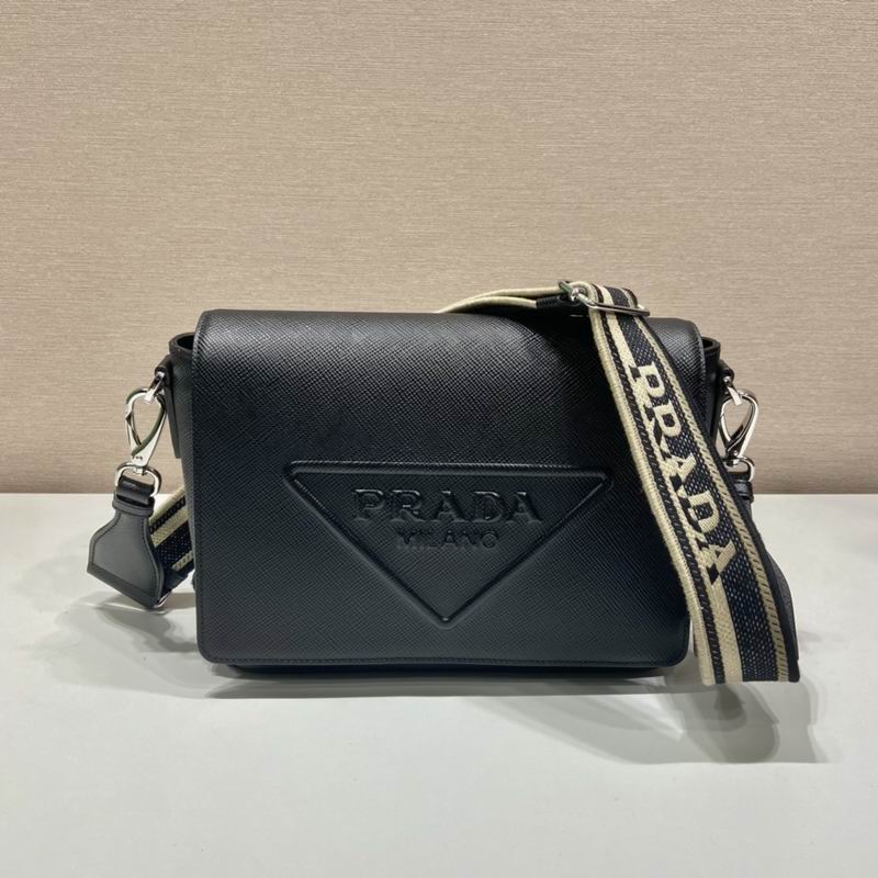 Saffiano 2VD046 26x18x6.5cm ap 06
