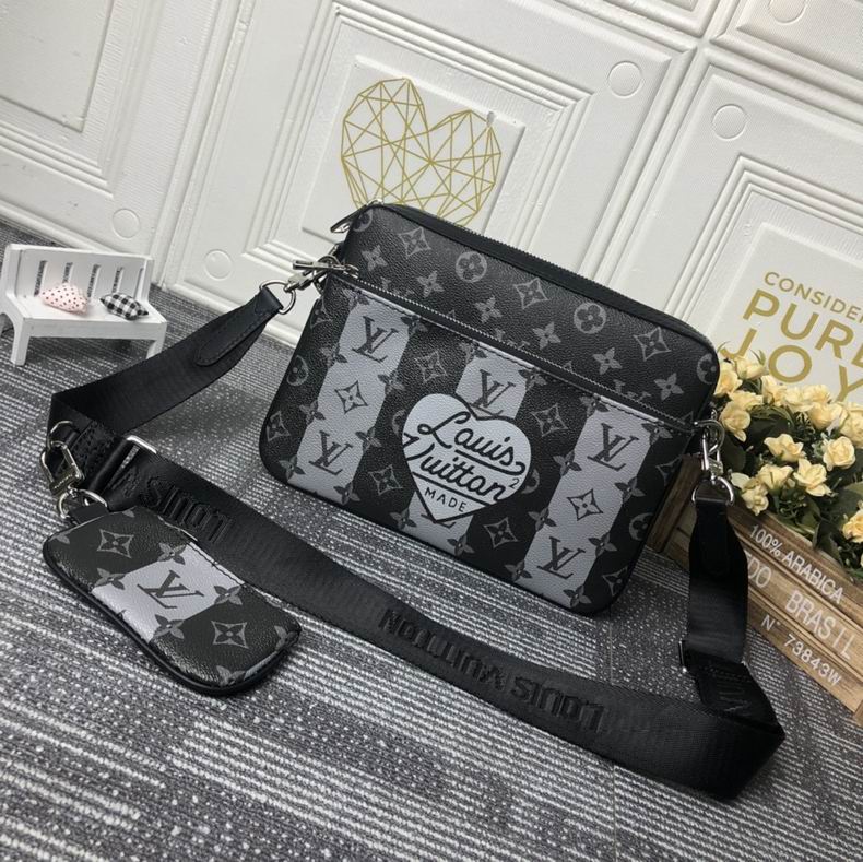 Pochette Metis M69443 25x18x4 cm cs