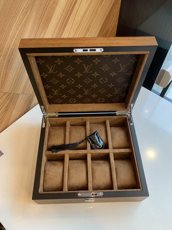 LV B01 25.5x22.5x10cm QS