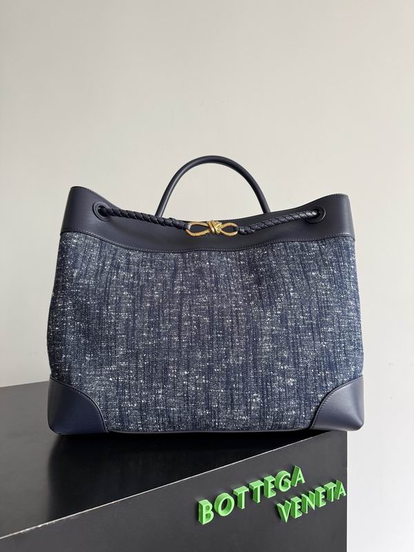 786194 42x35x18cm T