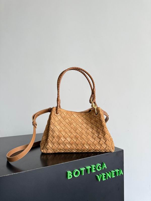 835921 29.5x18.5x17.5cm T6