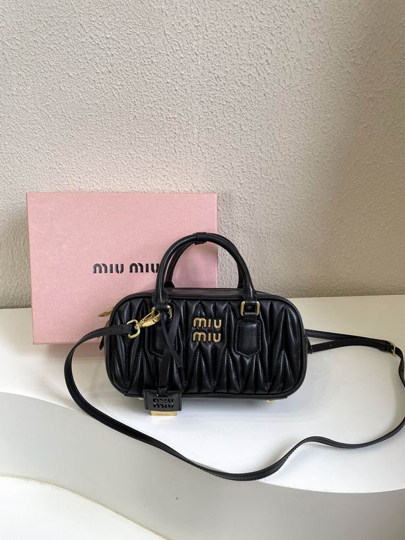 2024 MiuMiu 保龄球包 1:1