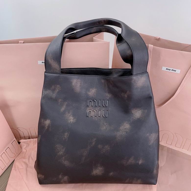 5BC119 39X38.5X11cm SF