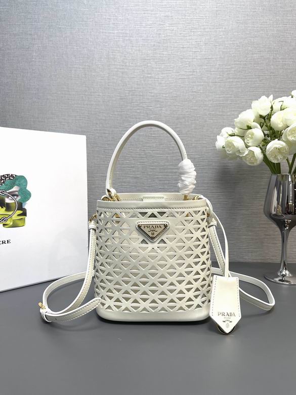 1BA217 18X17X10.5cm YG