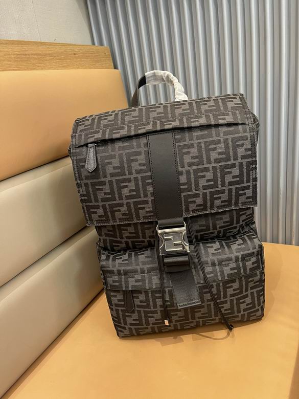7v2066 41X31X19cm WP 2colour