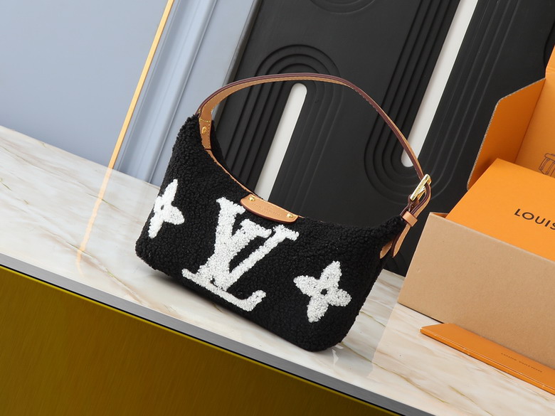 Hills Pochette M11920 18.5x11x6.5cm ss