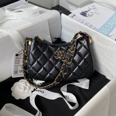 2025 Chanel 月牙包  原单