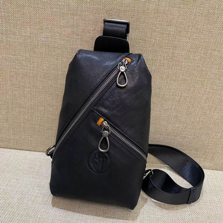 2023 Armani 单肩斜跨 1:1