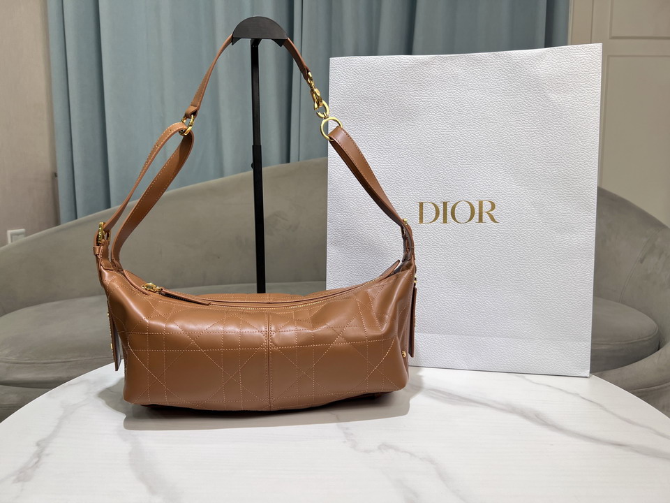 Dior 2417 33x16x15cm yz3