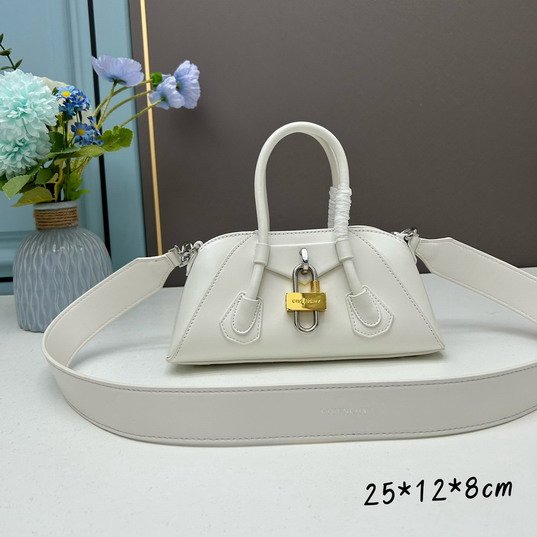 Givenchy Antigona Stretch1:1