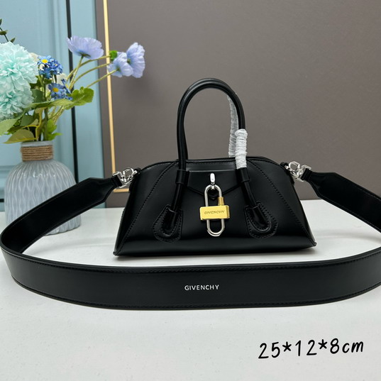 GIvenchy SS23 25x12x8cm ss2