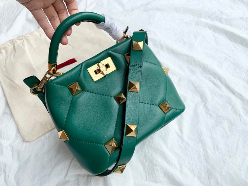 ROMAN STUD 9833 21X17X14cm CNh 7colour