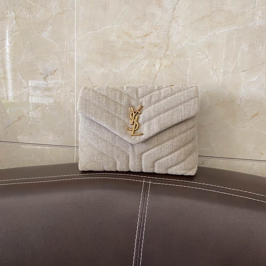 AM494699_25x17x9CM