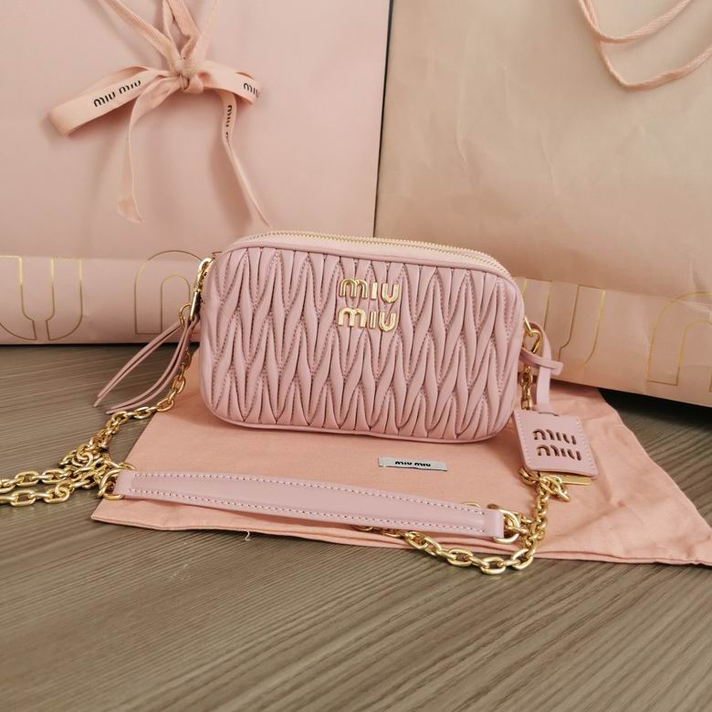 Miu Miu 18x10x5cm RF 4