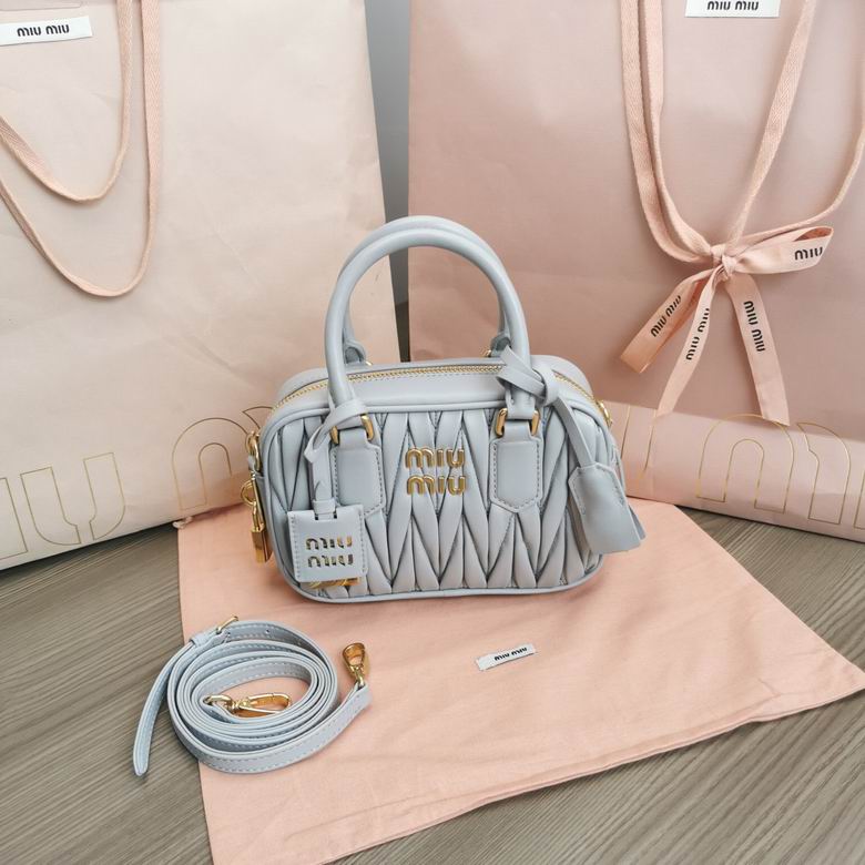 5BB123 19X13X6cm SF 4