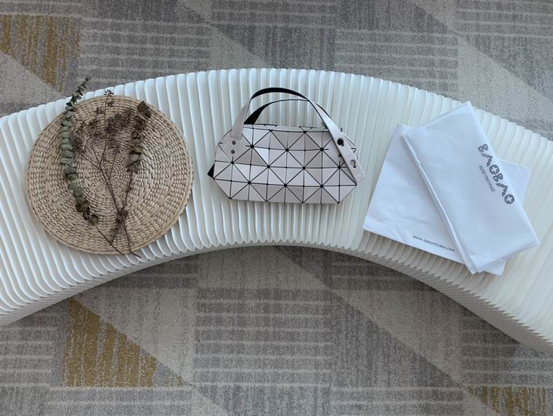 Issey Miyake BB11-AG481 33x16x8cm Yt奶茶色
