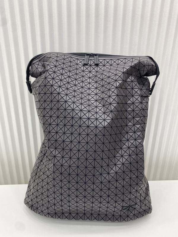 Issey Miyake 41.5x32cm Yt灰色