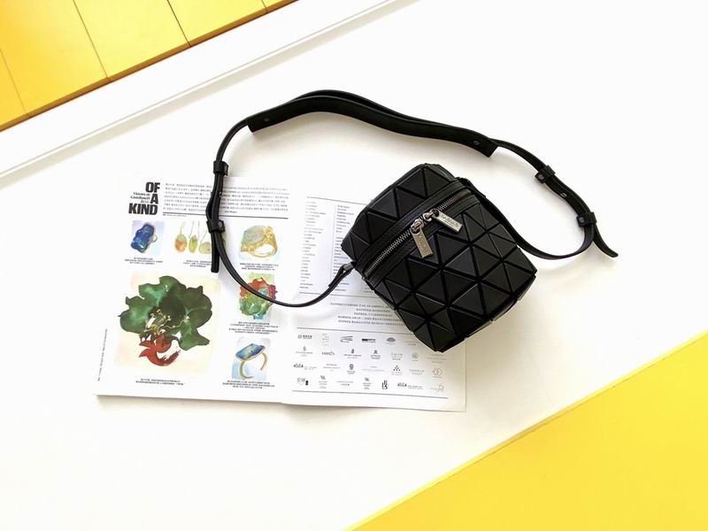 Issey Miyake 16x14cm Yt 6色