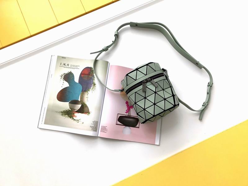 Issey Miyake 16x14cm Yt4