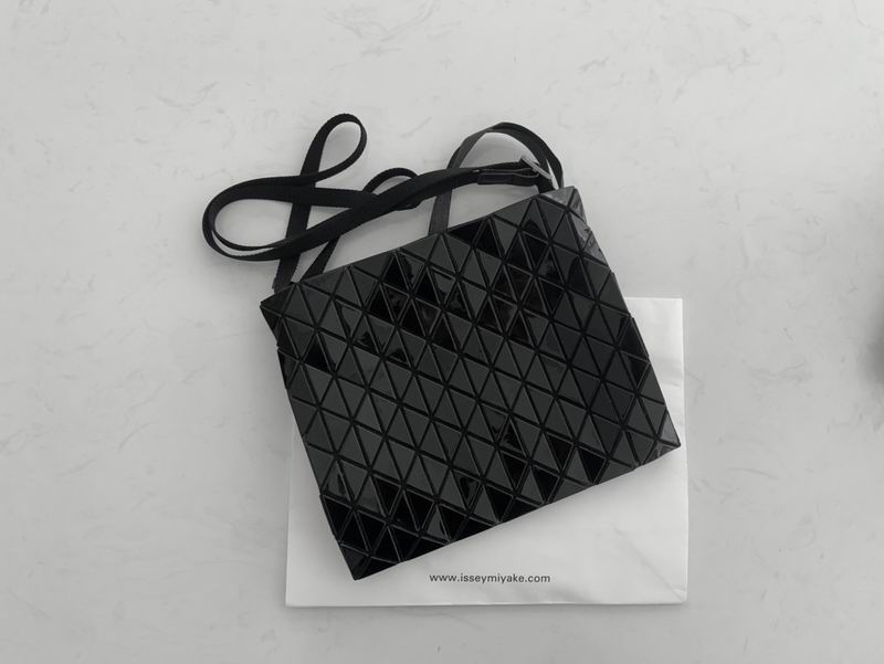 Issey Miyake BB35 28x24x2.5cm Yt亮面黑色