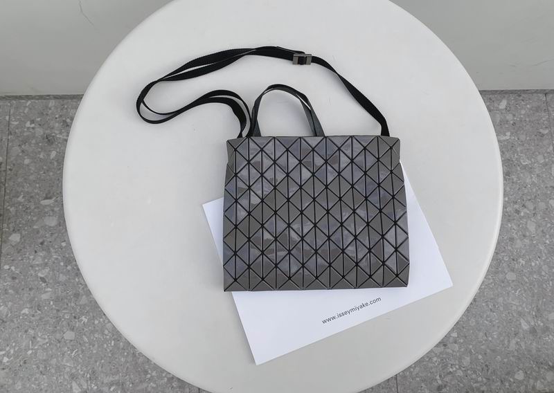 Issey Miyake BB35 28x24x2.5cm Yt碳灰色