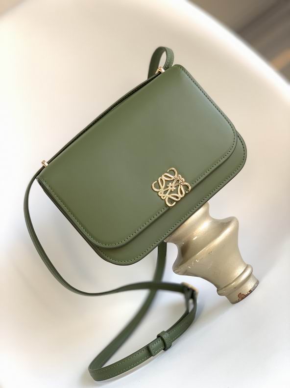 Loewe 262120 19x13x6cm ss 37